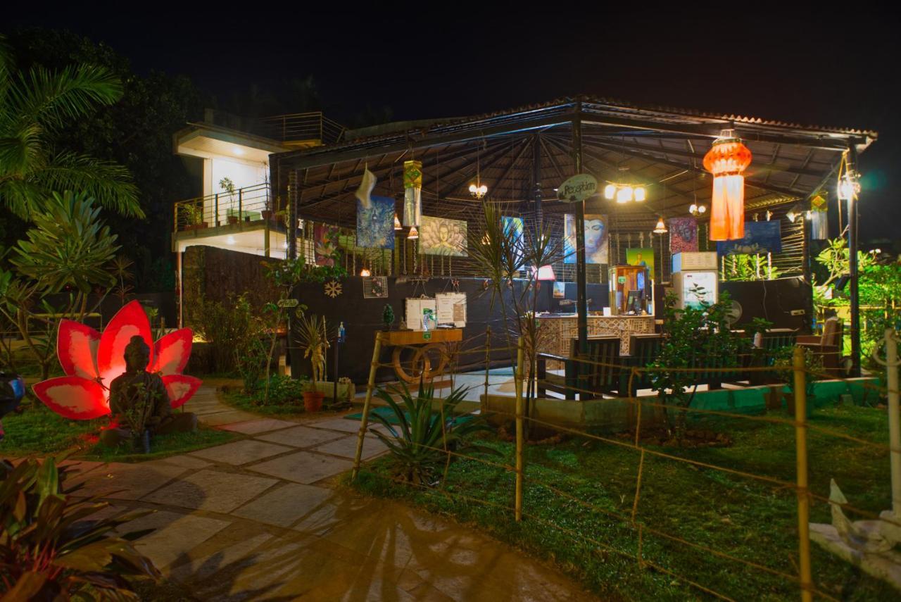Hotel Lotus Sutra à Arambol Extérieur photo