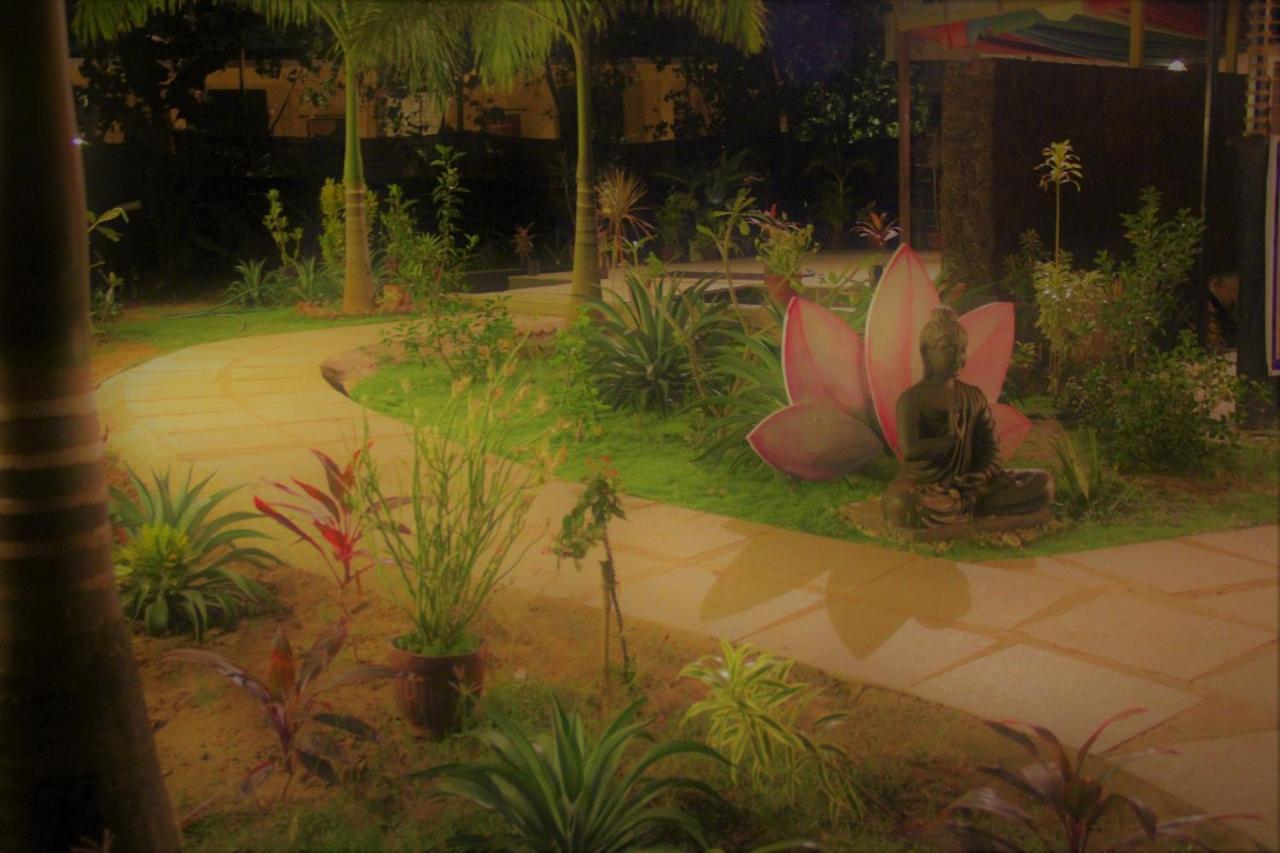 Hotel Lotus Sutra à Arambol Extérieur photo