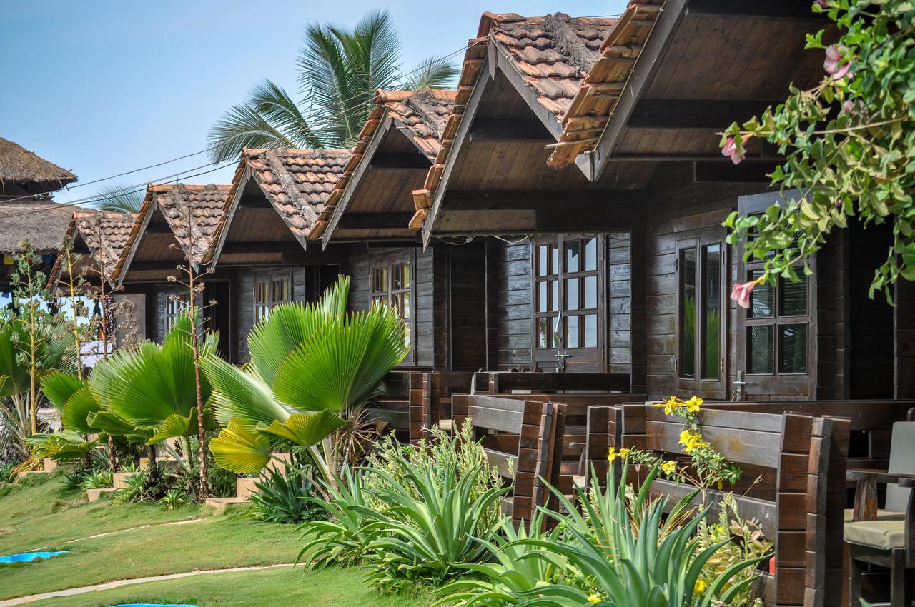 Hotel Lotus Sutra à Arambol Extérieur photo
